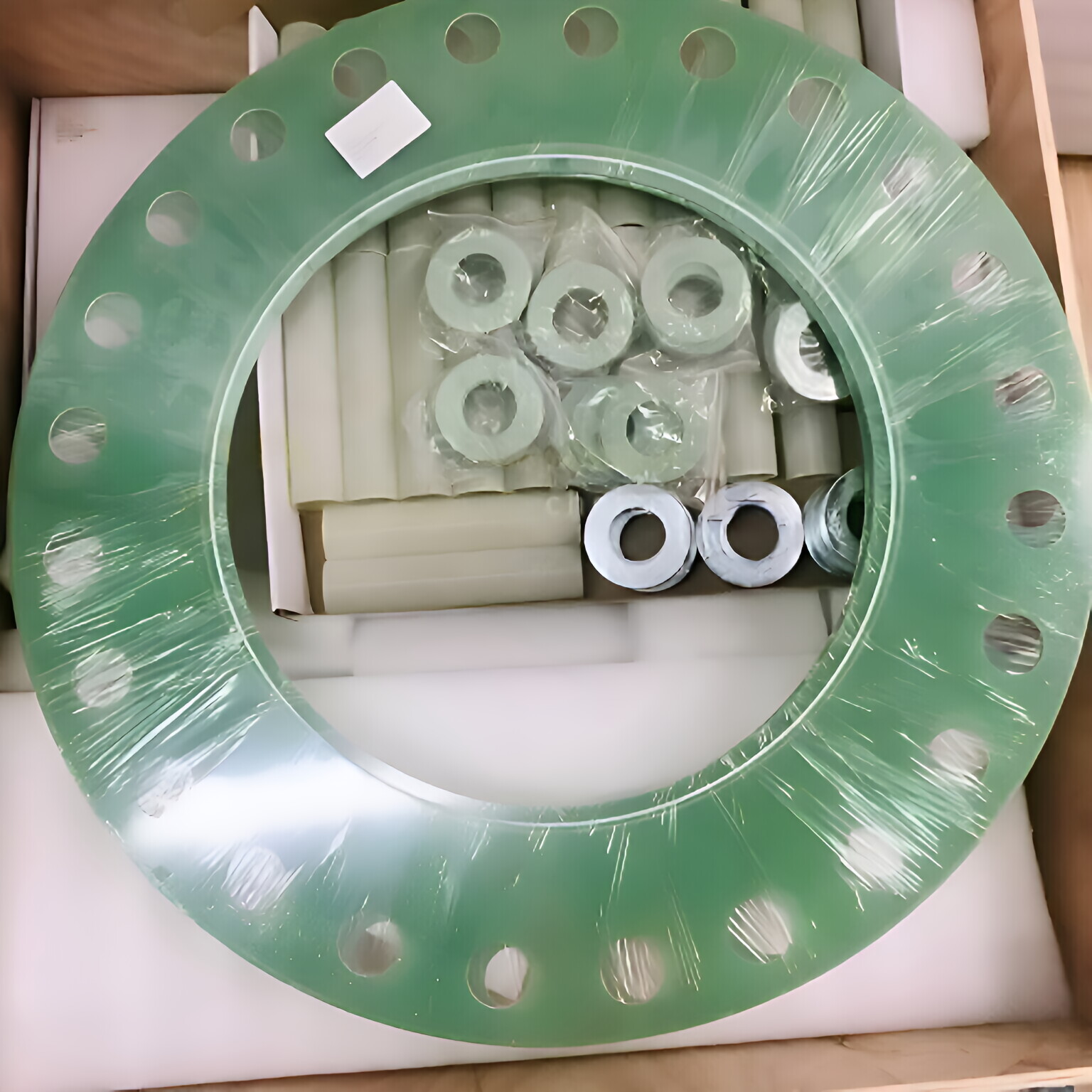 Linebacker-seal flange isolation gasket kit